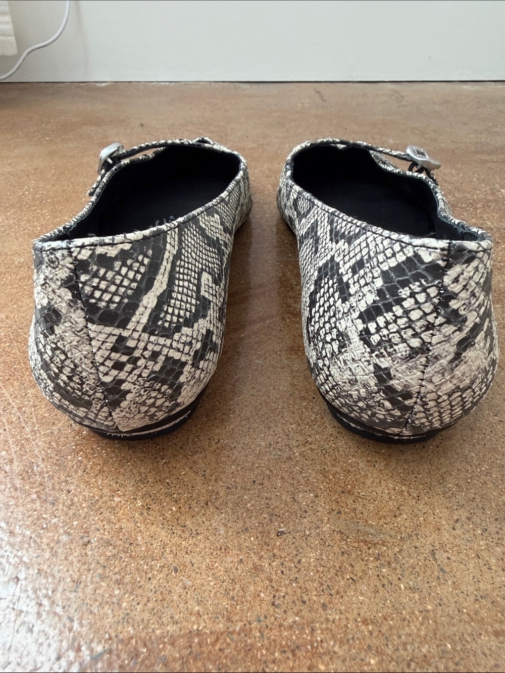 Rebecca Minkoff Buckle Flat Snakeskin Print Pointed Toe Flats Leather 6M - Picture 5 of 8